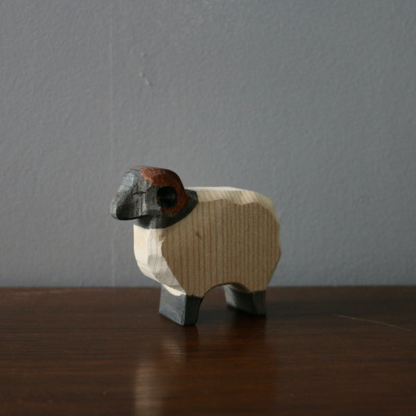 nouvelle collection Ostheimer jouets en bois, figurine Bélier de Mouton des Landes Stable en Bois fait a la main en allemagne
