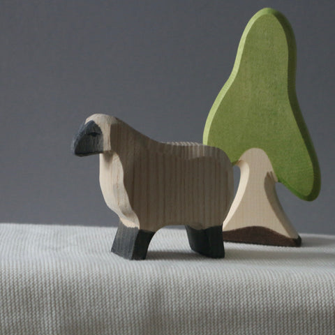 nouvelle collection Ostheimer jouets en bois, figurine mouton en bois fait a la main en allemagne