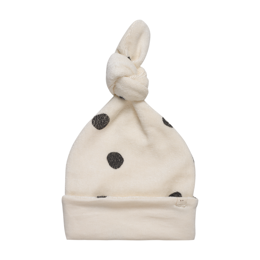 nouvelle collection, bonnet bébé en coton bio à pois noirs par Möme Eurico Beanie, organic cotton baby bonnet with black dots by Möme Eurico Beanie
