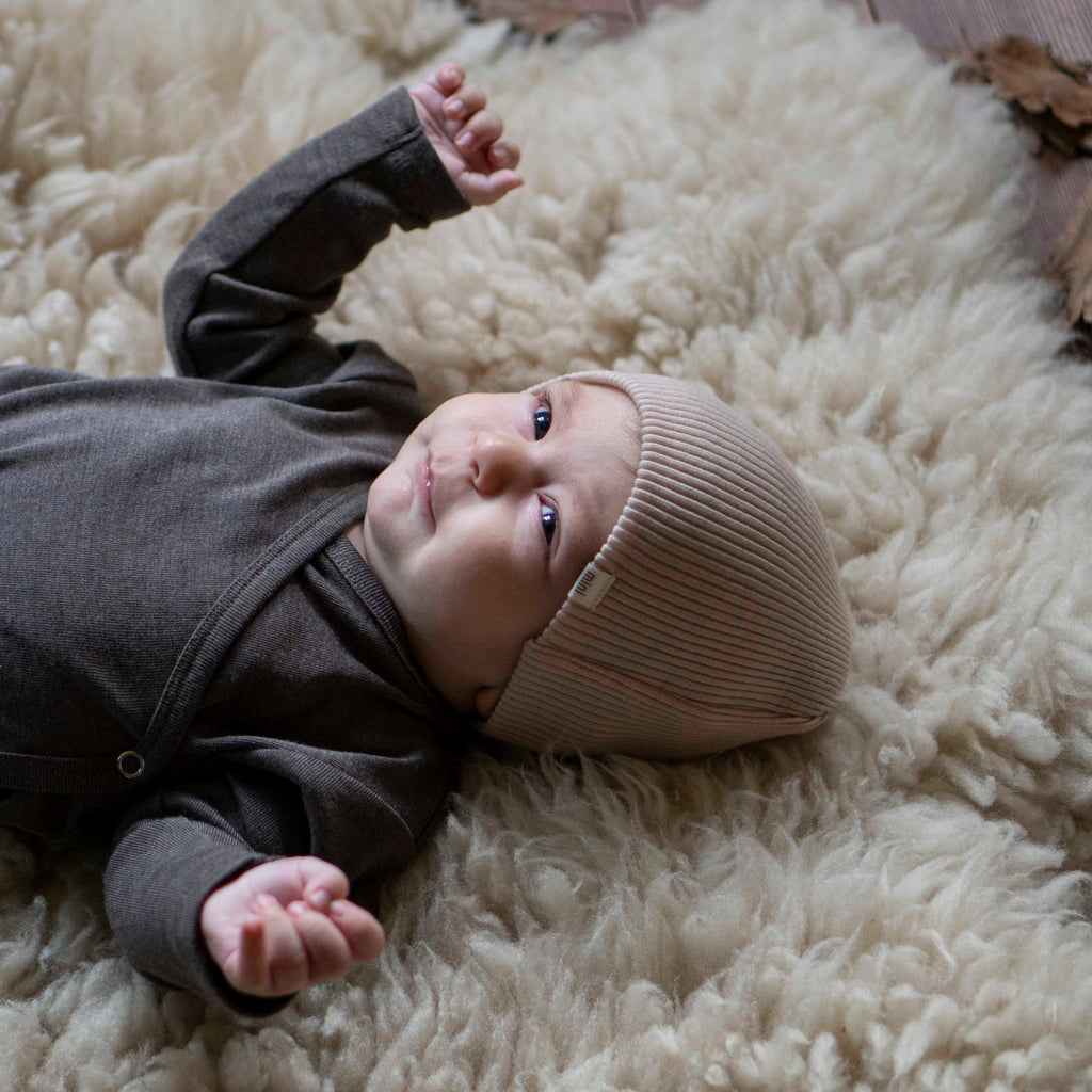 body croisée bébé en laine et soie biologique par Minimalisma, body naturel bébé