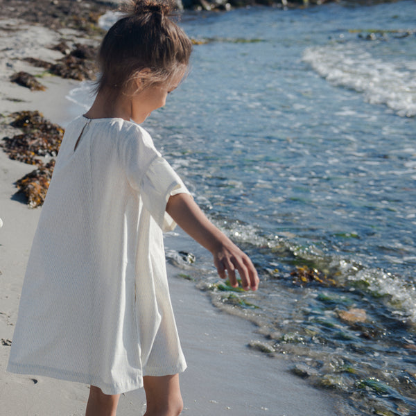 robe blanc enfant en coton bio, coton biologique tissé trés léger, Serendipity Organics, gots et fair trade certified