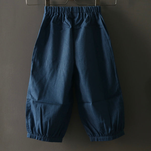 pantalon enfant bouffant en 100% coton denim par As we grow, slow fashion, marque islandais, pantalon ample enfants denim, nouvelle collection