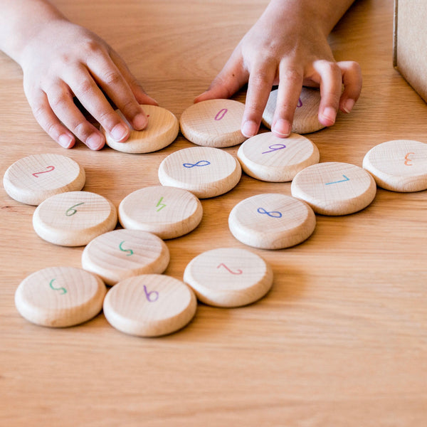 pièces en bois avec nombres pour jeux mathématiques pour enfants, montessori par Grapat