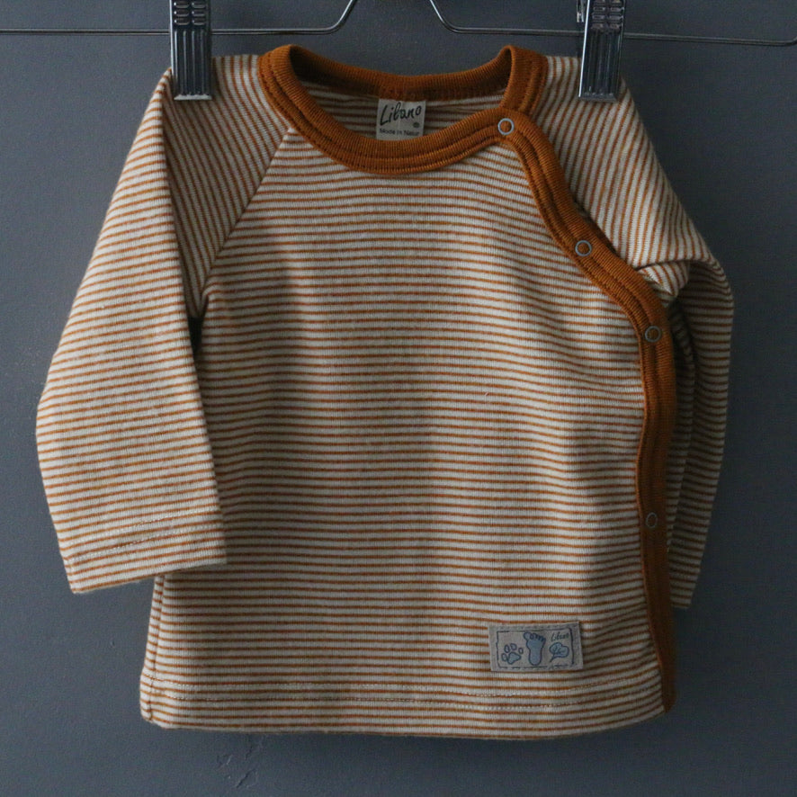 haut bébé croisé en laine biologique par Lilano, vêtement durable et naturelle