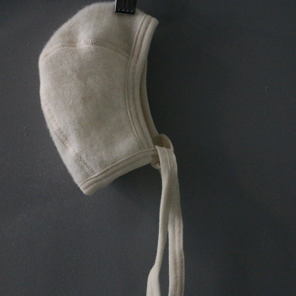 bonnet en laine mérinos peluche pour bébé par Lilano, vêtements pure, naturel et durable pour bébé, 