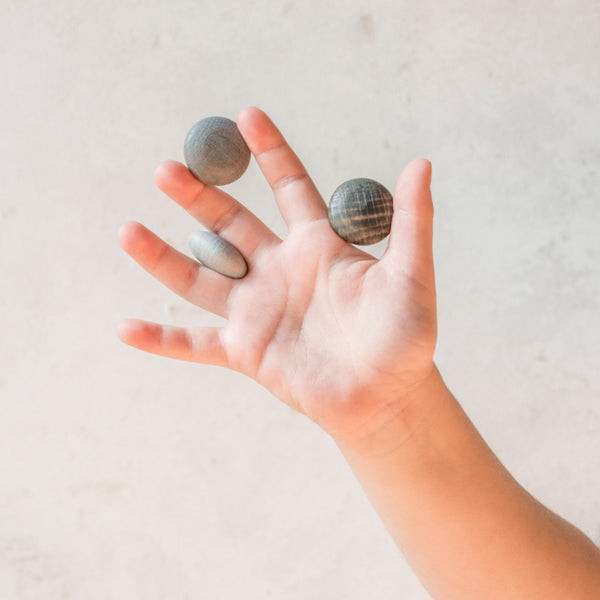 mandala en bois des pierres par Grapat, jouet libre free play pour enfant