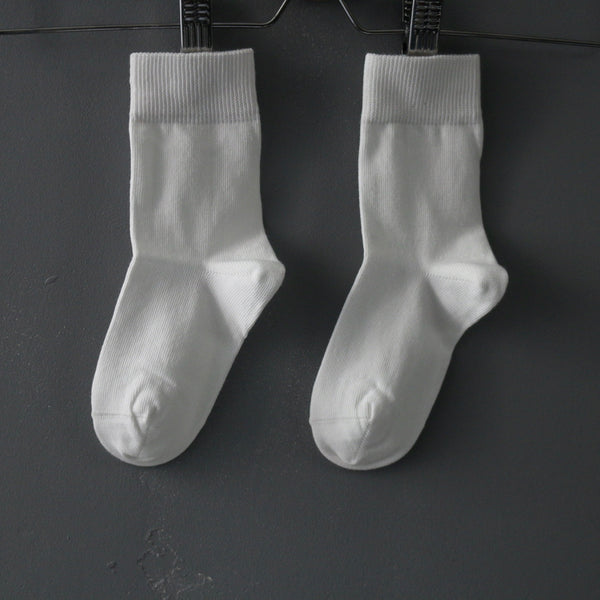 chaussettes blanches enfant en coton biologique par Grodo, chaussettes en coton bio pour enfant chez Arbre Bleu