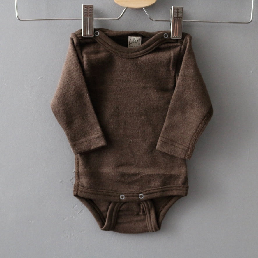 body bébé en laine merinos et soie bio, Lilano, fabrique en allemagne, marron