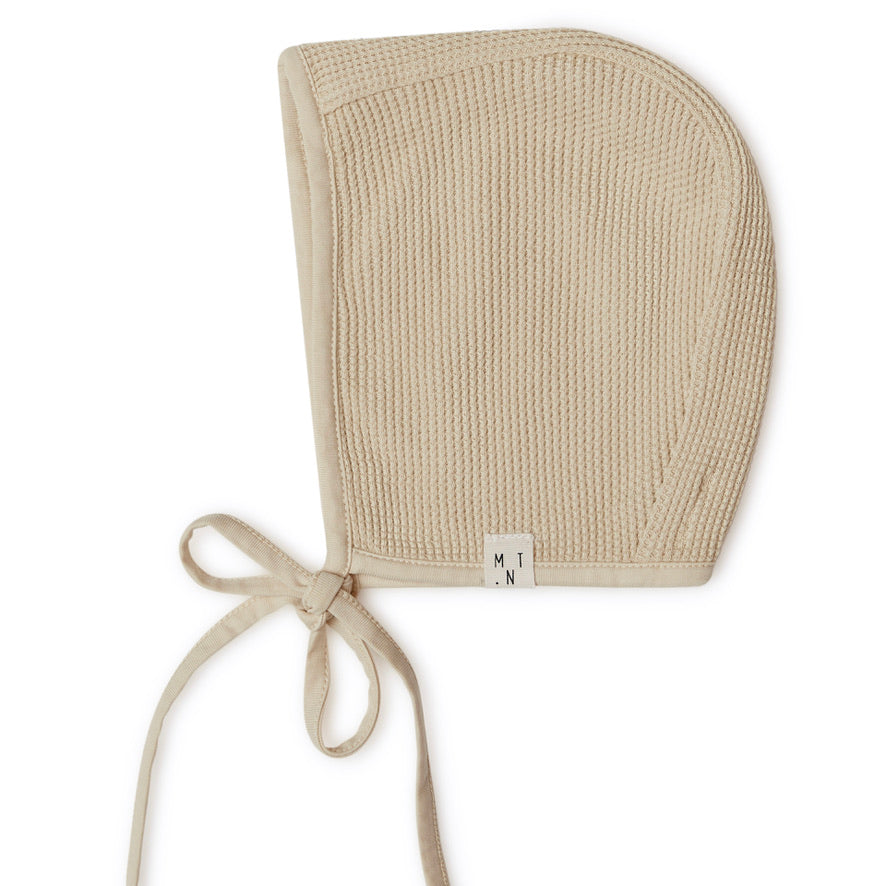 béguin bonnet bébé en coton bio tissu texturé par Matona
