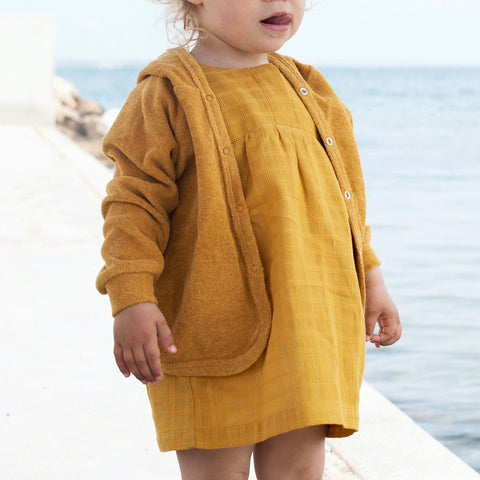 robe bébé en coton bio tissé, trés jolie robe en coton biologique jaune, Serendipity organics