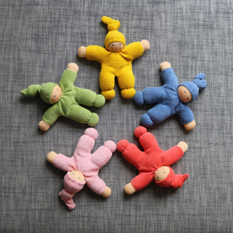 mini poupée enfants pimpel en coton biologique, petit poupée rose bebe bio, coton éponge bio et laine bio, Nanchen Natur