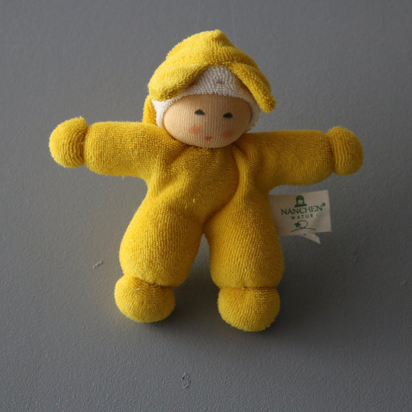 Nanchen poupée petite étoile bio bébé, doudou biologique enfants, poupée en coton bio et laine, étoile jaune