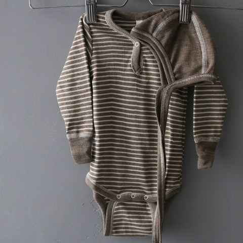 body bébé bio en laine merinos, equitable, laine biologique et soie, Engel Natur, rayé marron